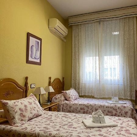 Hostal Internacional Madrid Exterior foto