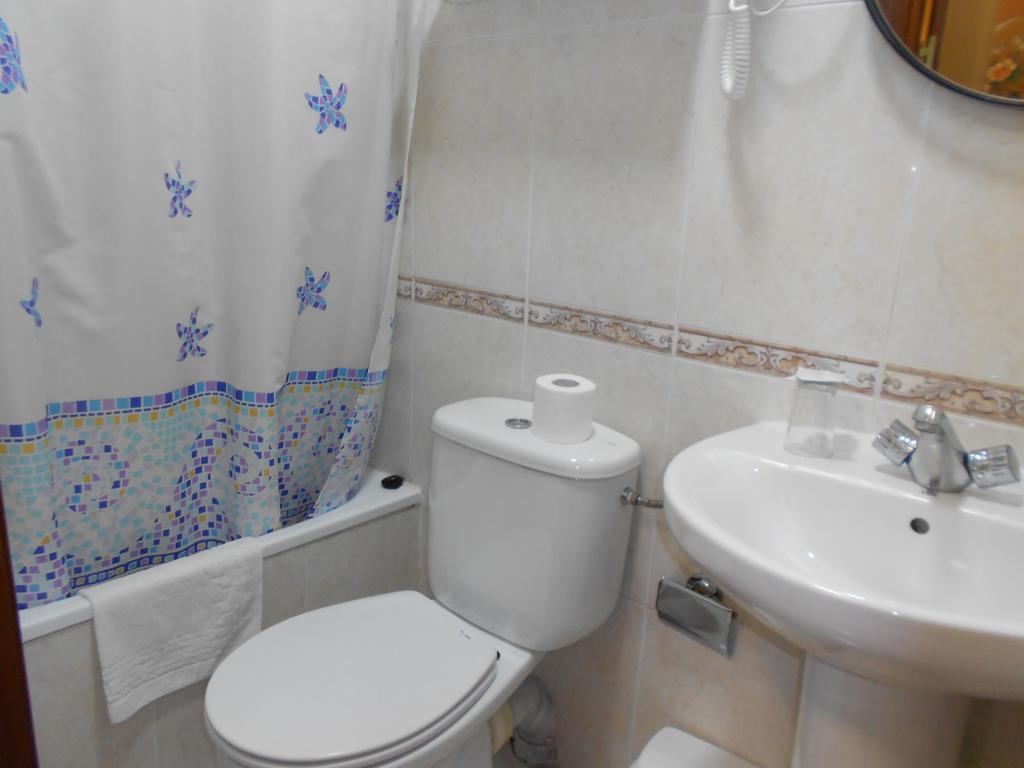 Hostal Internacional Madrid Exterior foto