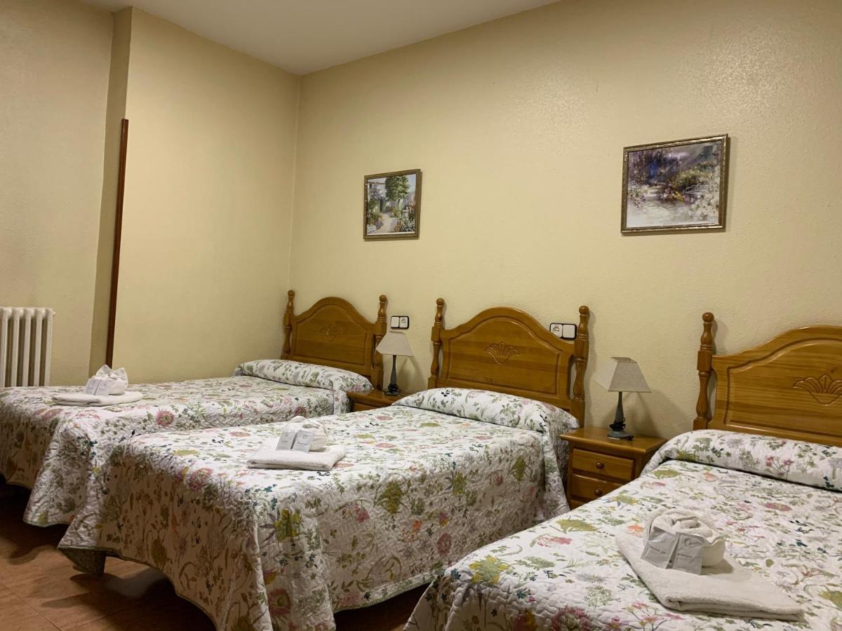 Hostal Internacional Madrid Exterior foto
