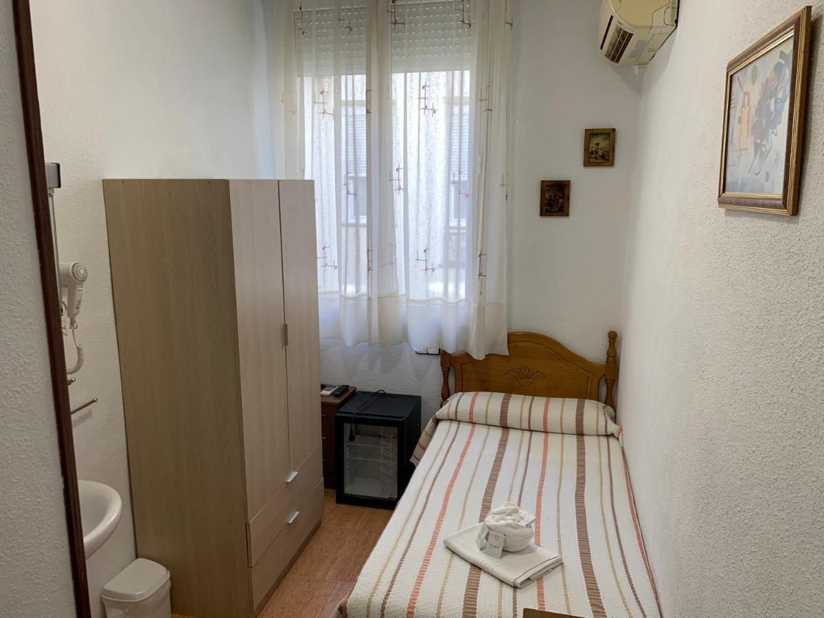 Hostal Internacional Madrid Exterior foto