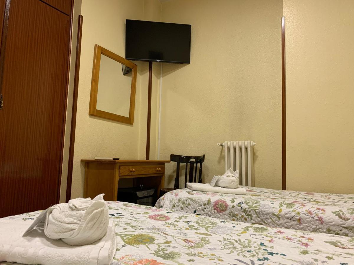 Hostal Internacional Madrid Exterior foto