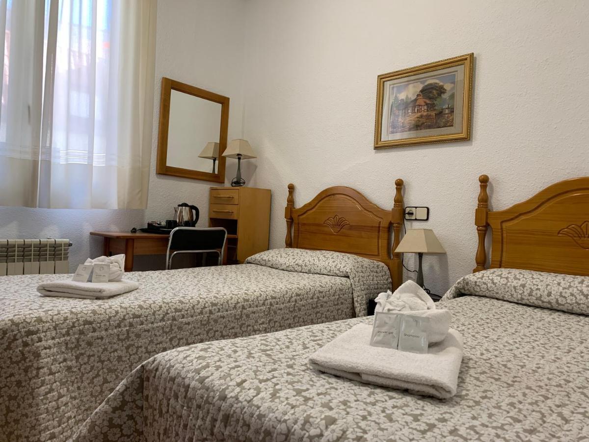 Hostal Internacional Madrid Exterior foto