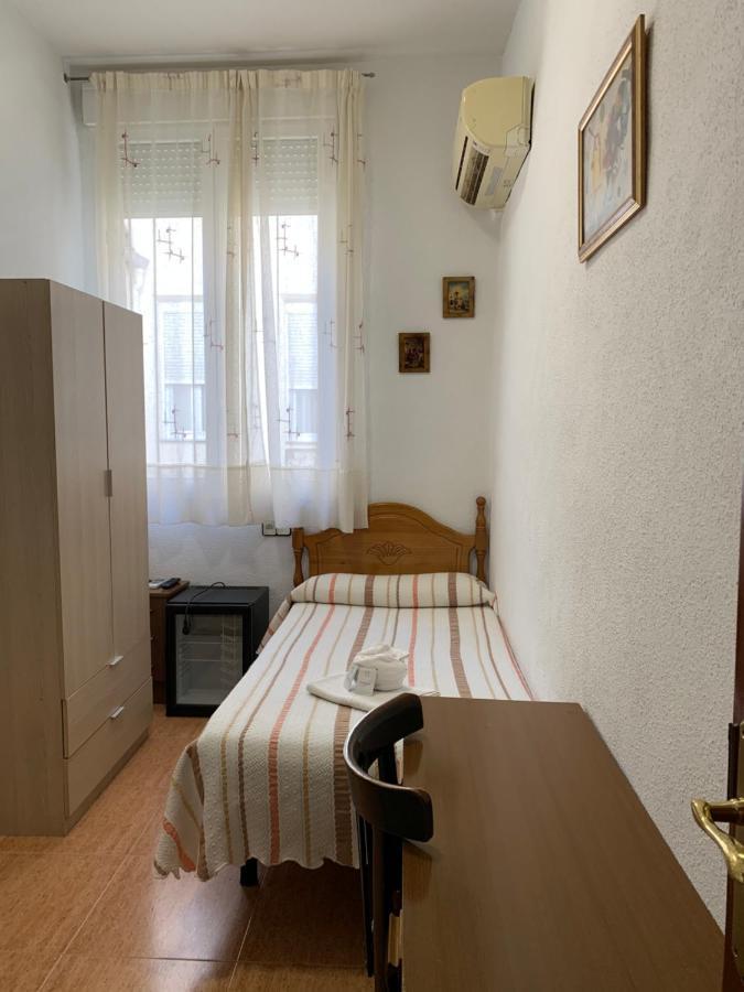 Hostal Internacional Madrid Exterior foto