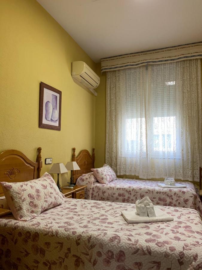 Hostal Internacional Madrid Exterior foto