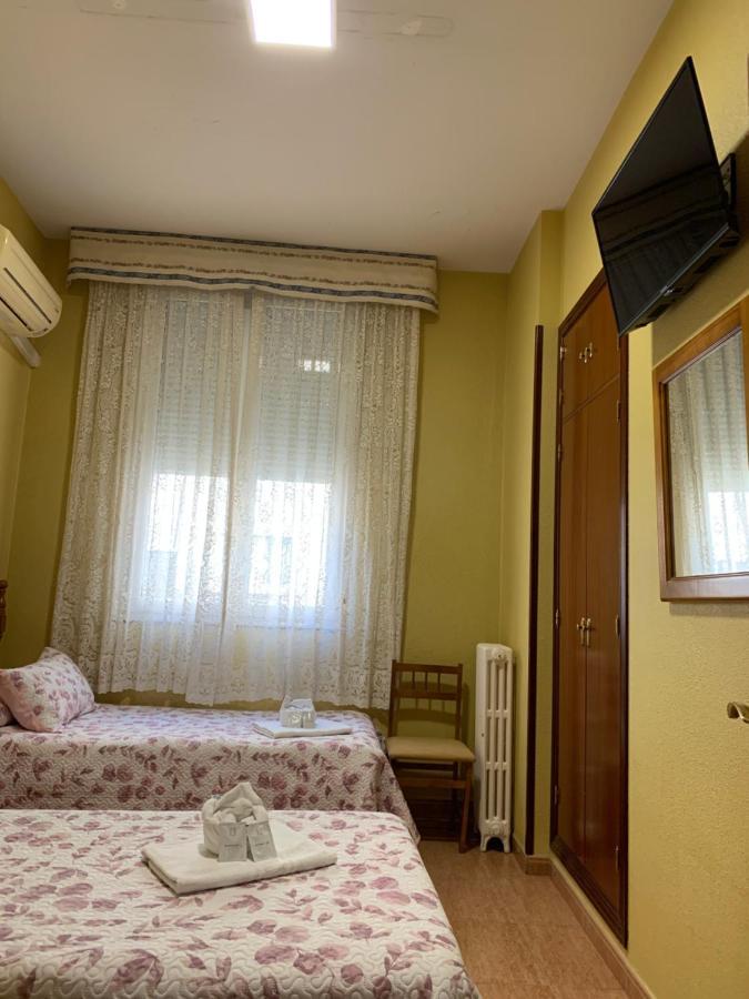 Hostal Internacional Madrid Exterior foto