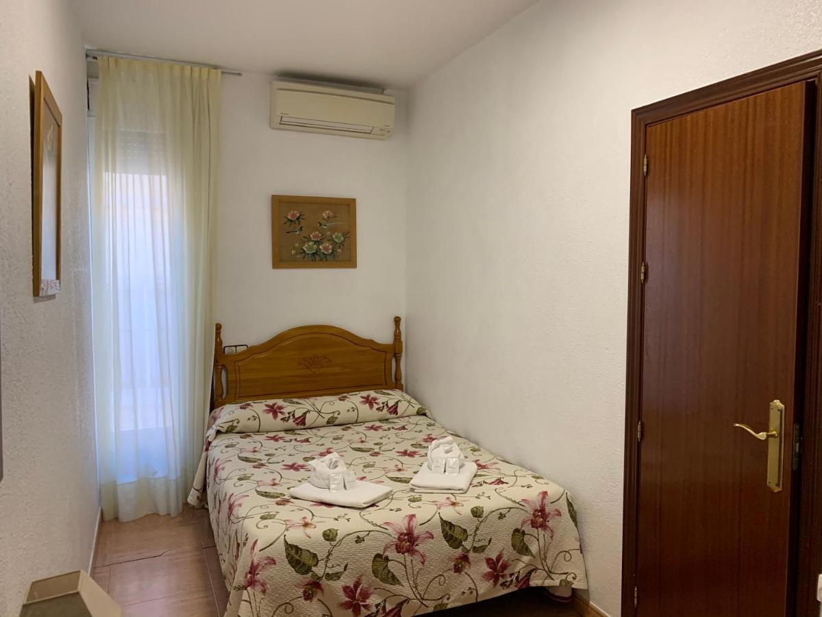 Hostal Internacional Madrid Exterior foto