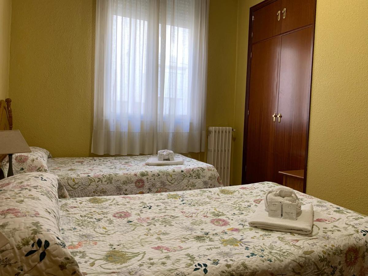 Hostal Internacional Madrid Exterior foto