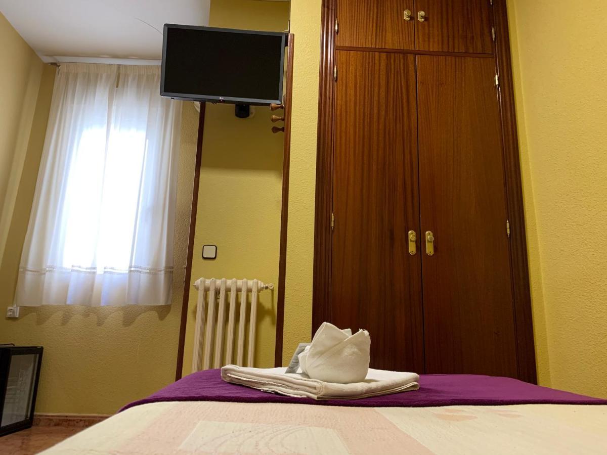 Hostal Internacional Madrid Exterior foto