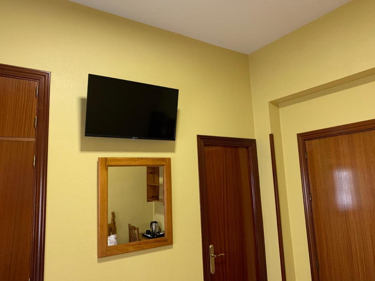 Hostal Internacional Madrid Exterior foto
