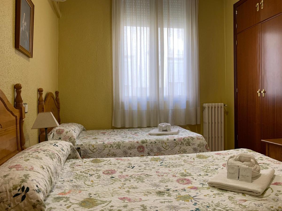Hostal Internacional Madrid Exterior foto